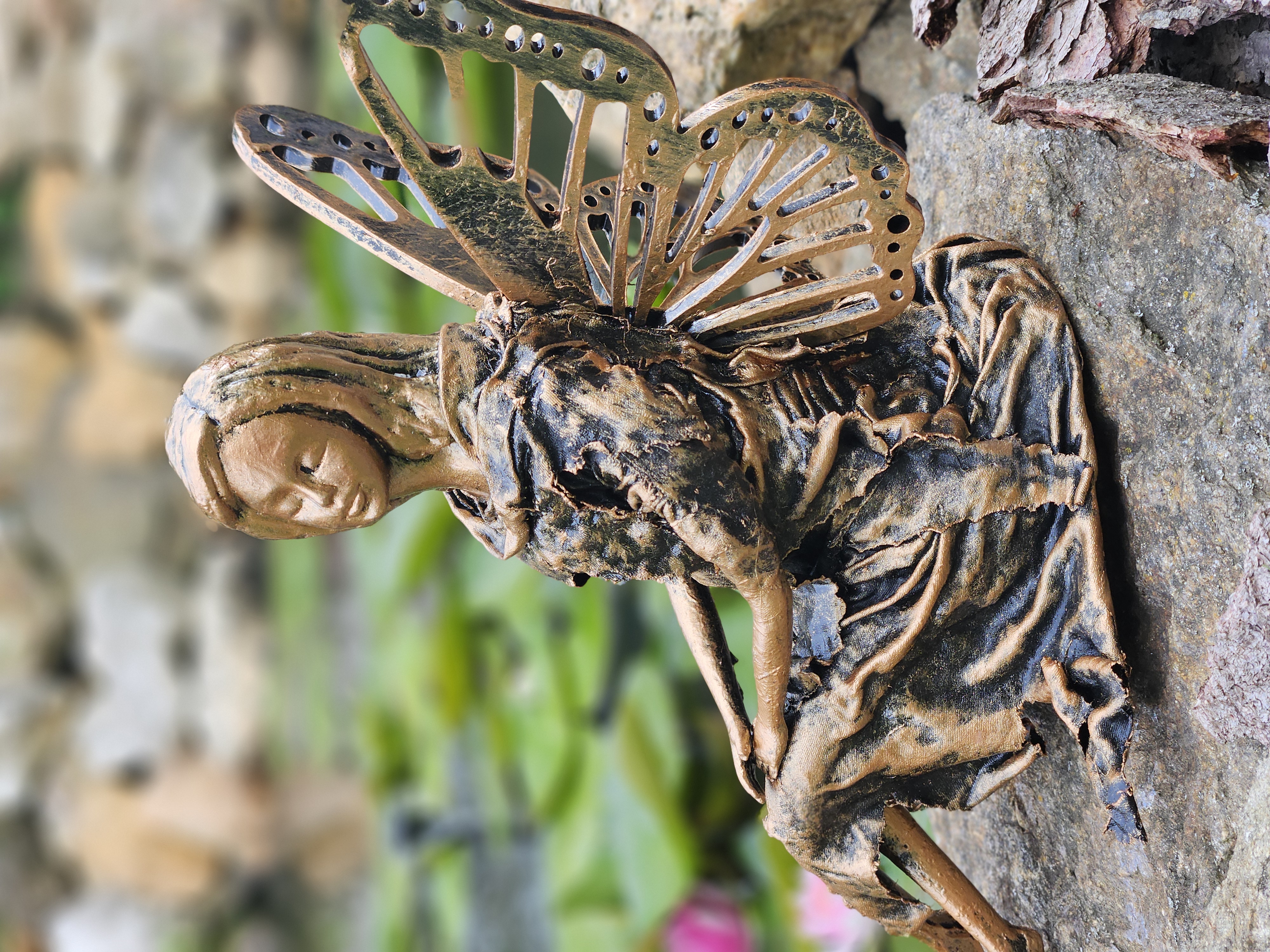 Víla s motýlími křídly