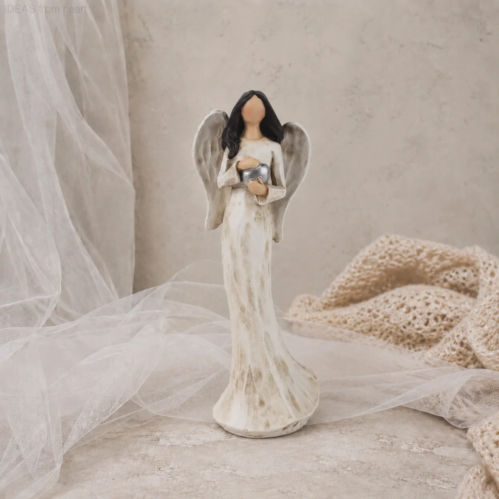 Anděl se srdcem – 15 cm - polyresin