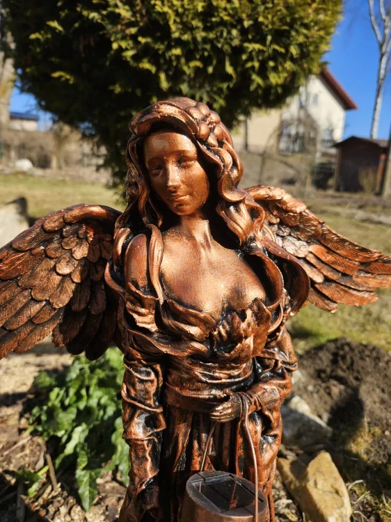 Andělka  77 cm v měděné barvě se solární lucernou - zahradní socha - Powertex