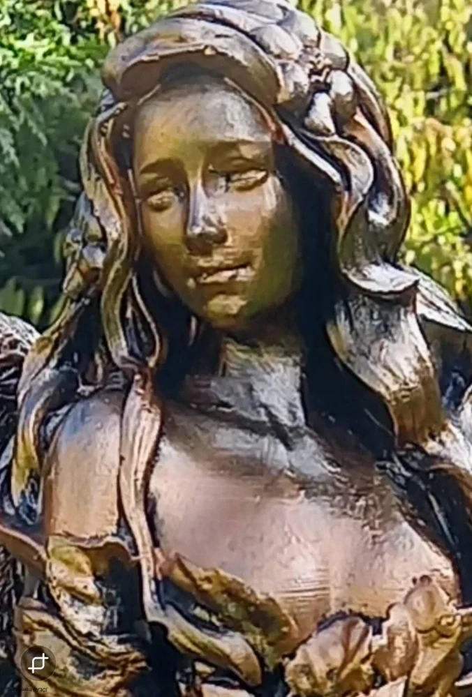 Andělka  77 cm v bronzové barvě se solární lucernou - zahradní socha - Powertex