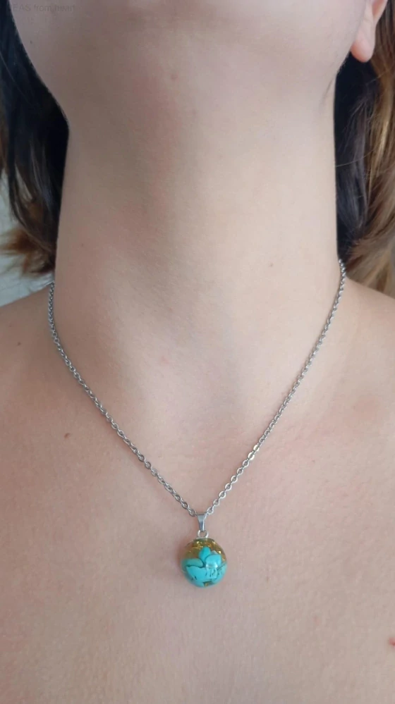 Sada šperků z tyrkenitu – náušnice a řetízek (dárková krabička)