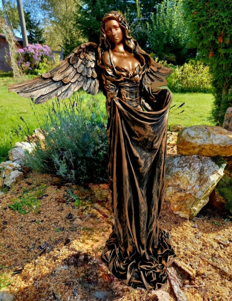 Andělka 77 cm  v bronzové barvě se sukní na květinu  - zahradní socha - Powertex