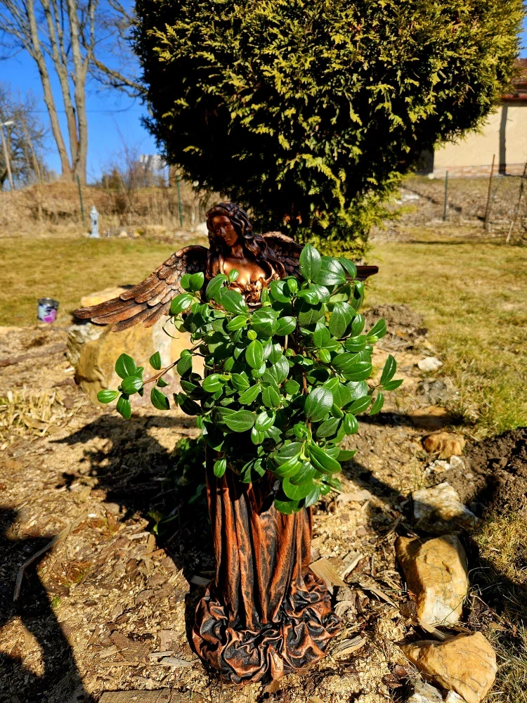 Andělka 77 cm v měděné barvě se sukní  na květinu  -  zahradní socha - Powertex