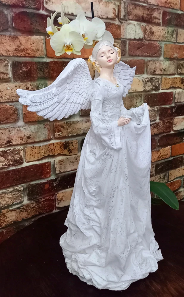 Andělka Clarissa bílá  s LED čajovou svíčkou  cca 49 cm- Powertex