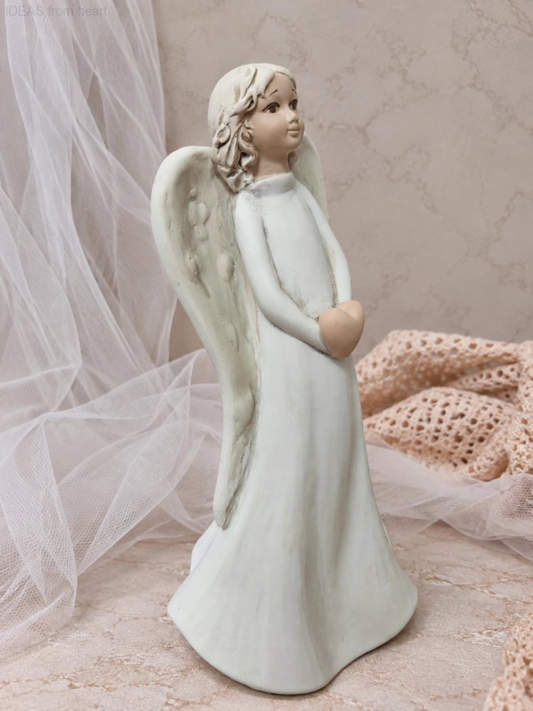 Sádrový anděl s meruňkovým srdcem – 22 cm