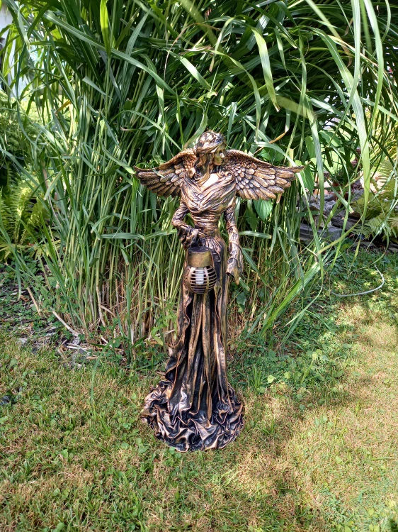Andělka 72 cm v bronzové barvě se solární lucernou - zahradní socha - Powertex