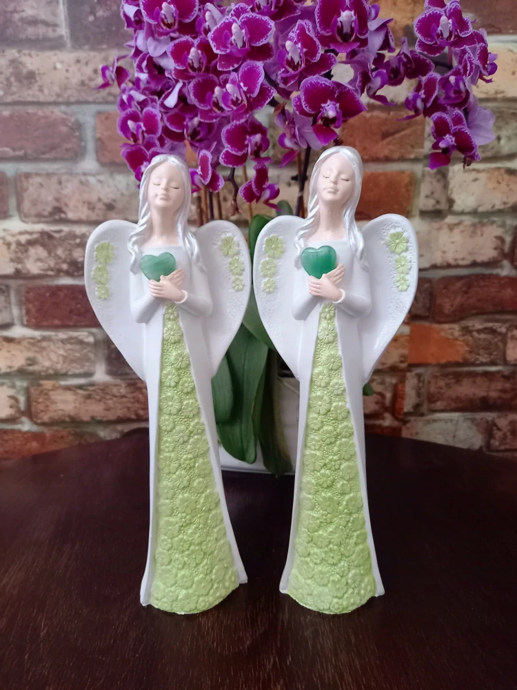 Sádrová Andělka s Minerálem AVANTURÍN ZELENÝ - sádra