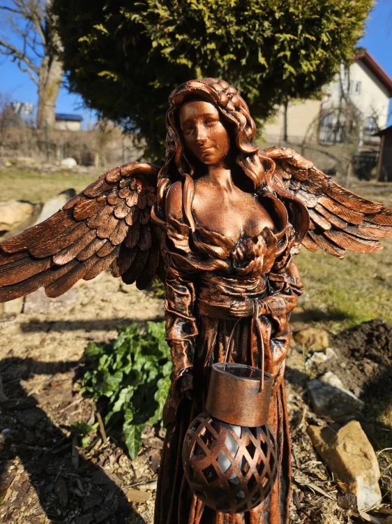 Andělka  77 cm v měděné barvě se solární lucernou - zahradní socha - Powertex