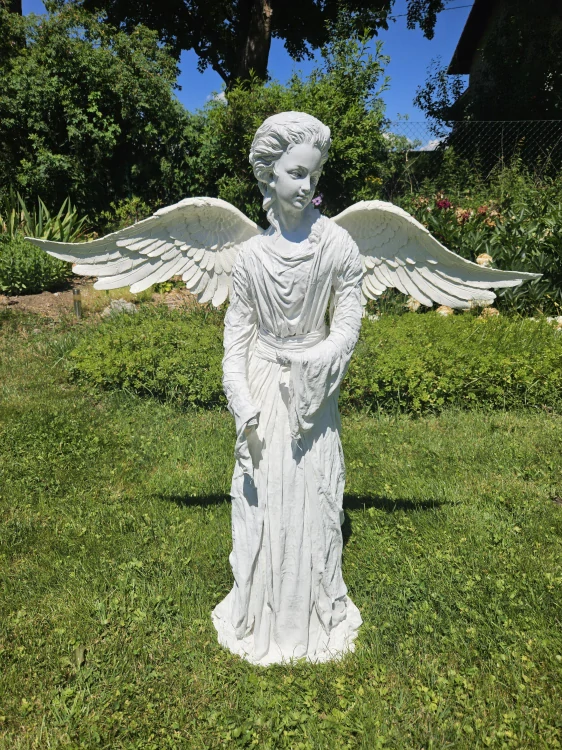 Velká Andělka 115cm v bílé "zašlé" barvě - zahradní socha  - Powertex