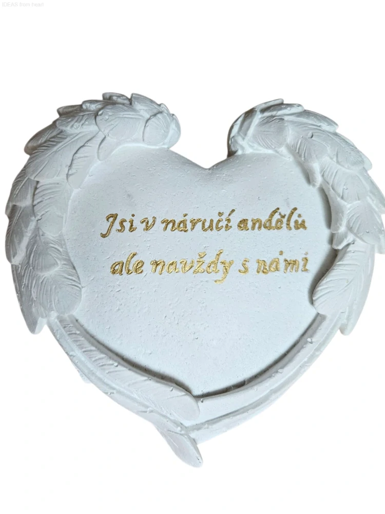 Vzpomínkové srdce s andělskými křídly – „Jsi v náručí andělů, ale navždy s námi“- zlaté písmo 