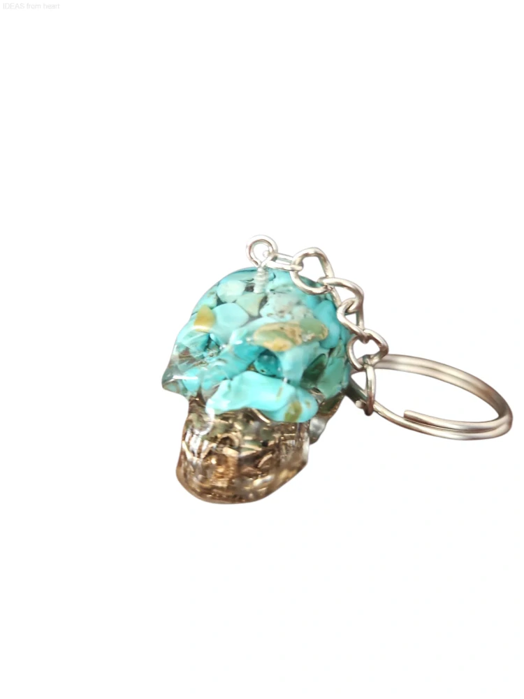 Orgonitová klíčenka lebka – tyrkenit (2,2 × 3 × 2,2 cm)