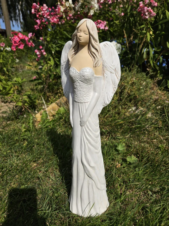 Andělka Sandra symbol elegance  v perleťových šatech  42 cm - sádra