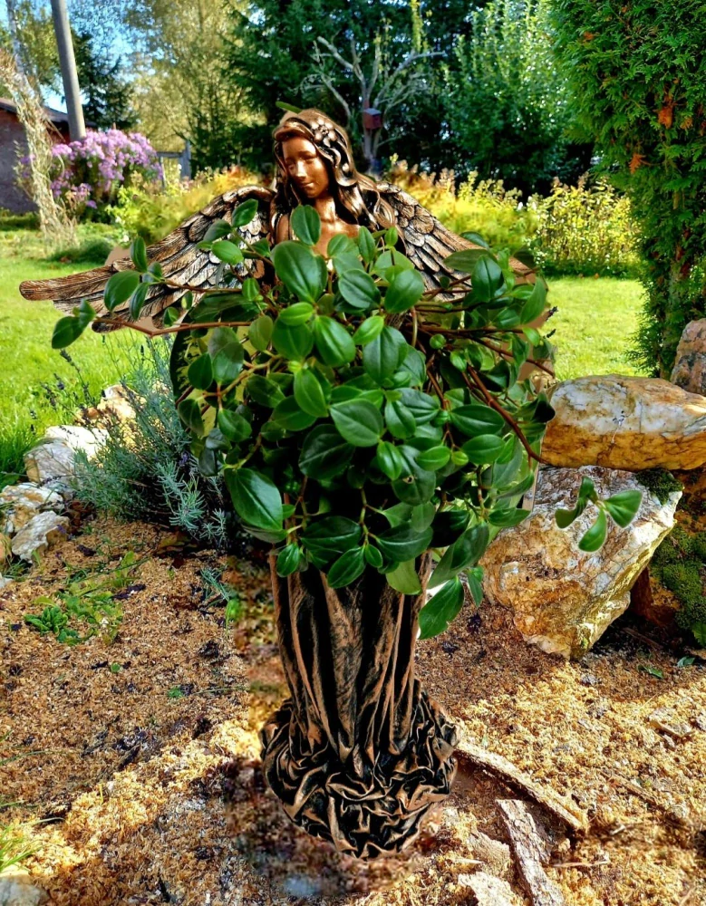 Andělka 77 cm  v bronzové barvě se sukní na květinu  - zahradní socha - Powertex
