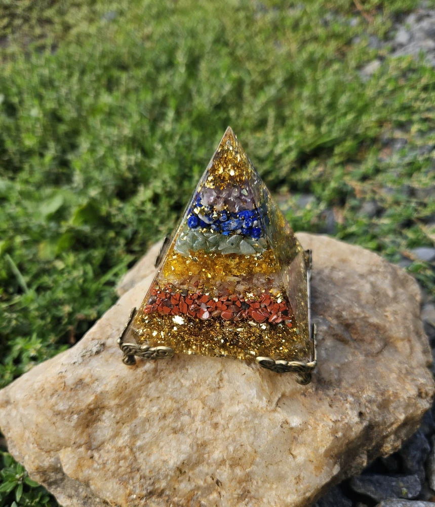Orgonitová čakrová pyramida Harmonie – rovnováha těla a duše - 6x6cm