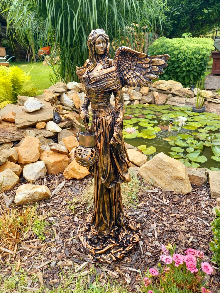 Andělka 72 cm v bronzové barvě se solární lucernou - zahradní socha - Powertex