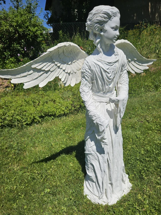 Velká Andělka 115cm v bílé "zašlé" barvě - zahradní socha  - Powertex