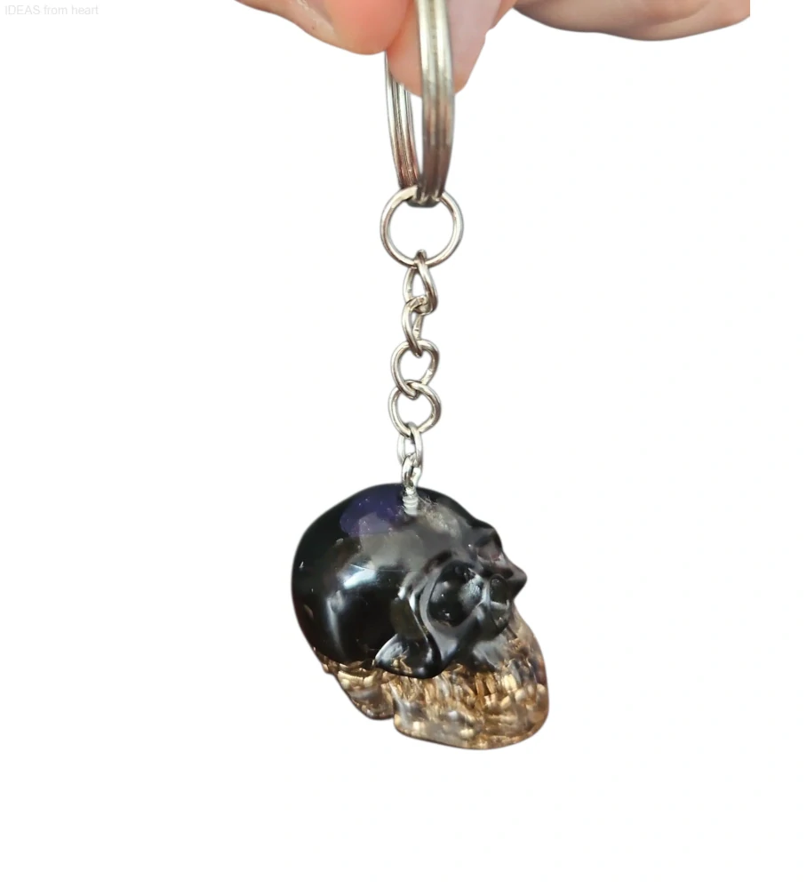 Orgonitová klíčenka lebka – onyx (2,2 × 3 × 2,2 cm)