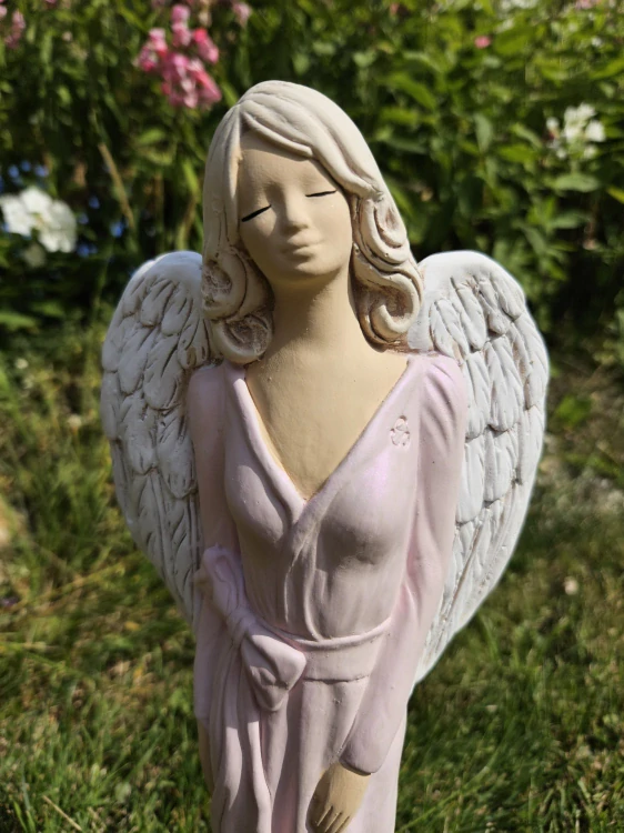 Andělka Kinga symbol něhy v perleťově růžových šatech - 42 cm - sádra