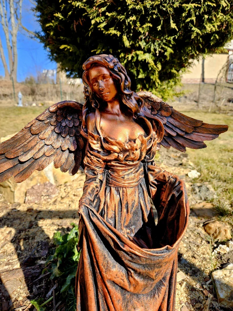 Andělka 77 cm v měděné barvě se sukní  na květinu  -  zahradní socha - Powertex