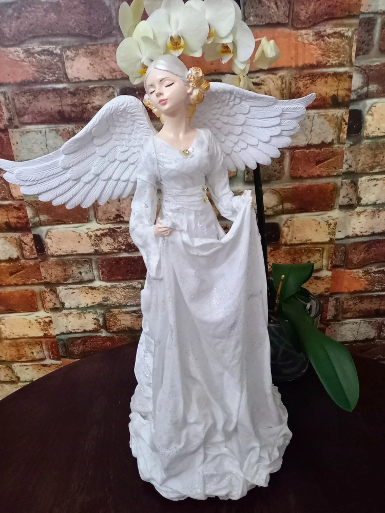 Andělka Clarissa bílá  s LED čajovou svíčkou  cca 49 cm- Powertex