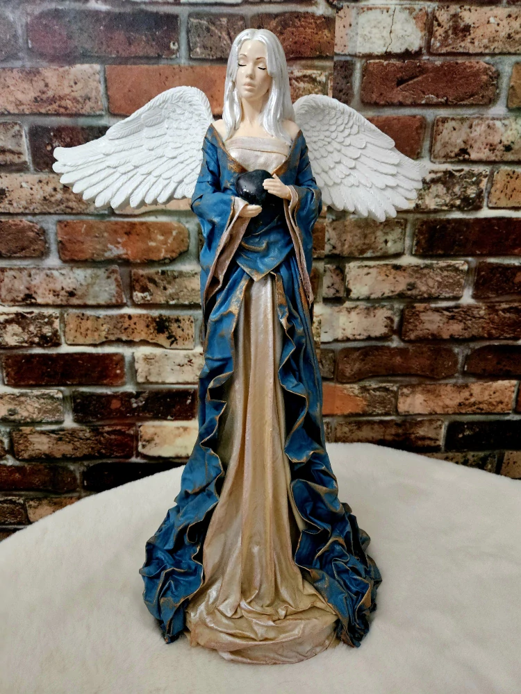 Andělka Gaia 50 cm s minerálem Achát mechový – Powertex