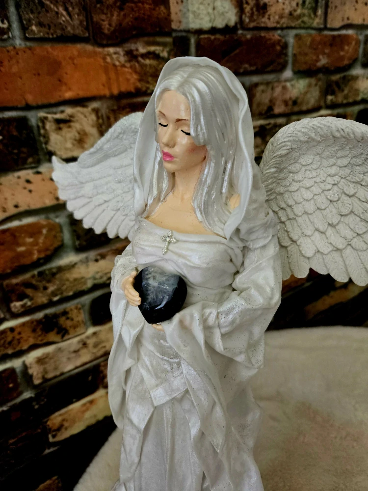 Andělka Magdalena Marie 50 cm Strážkyně rovnováhy a světla s černým pruhovaným achátem - Powertex