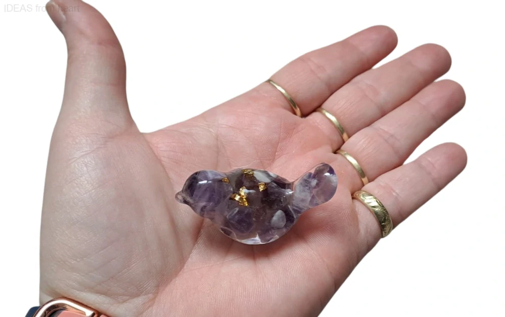  Orgonitový ptáček „Strážce intuice a vnitřního klidu“ – s ametystem