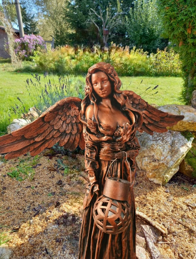 Andělka  77 cm v měděné barvě se solární lucernou - zahradní socha - Powertex