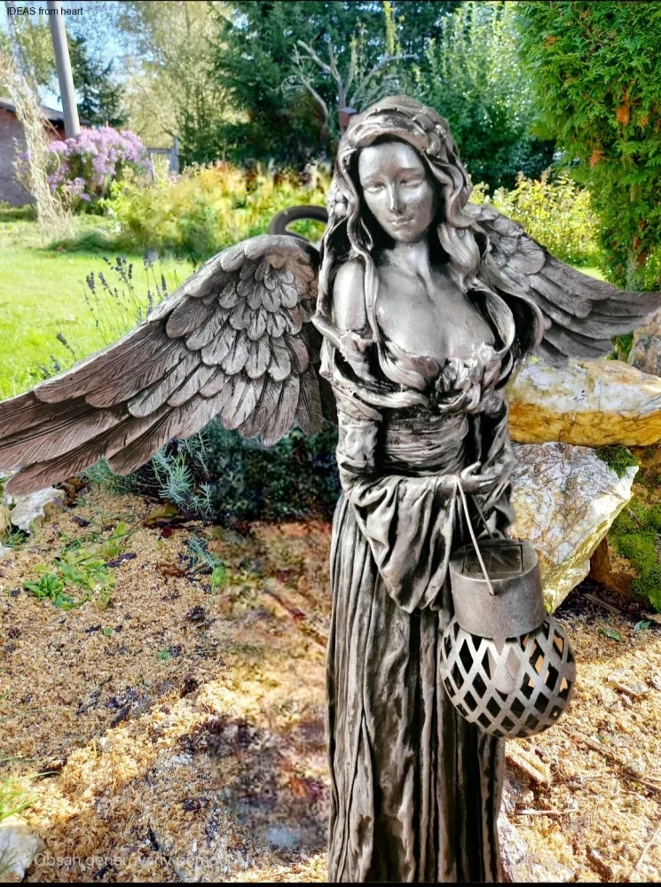 Andělka 77 cm ve stříbrné barvě se solární lucernou - zahradní socha - Powertex