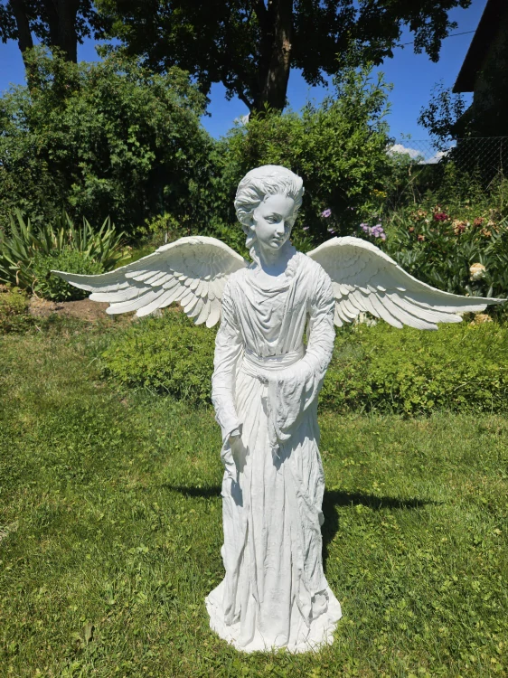 Velká Andělka 115cm v bílé "zašlé" barvě - zahradní socha  - Powertex
