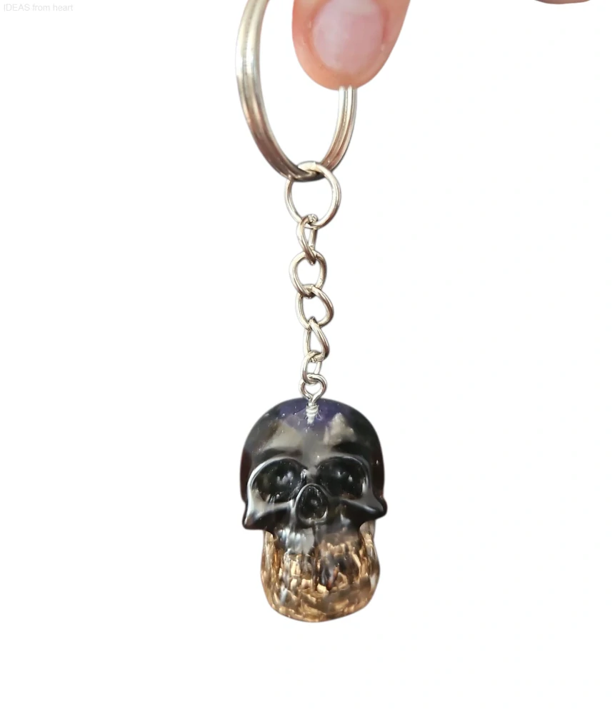 Orgonitová klíčenka lebka – onyx (2,2 × 3 × 2,2 cm)