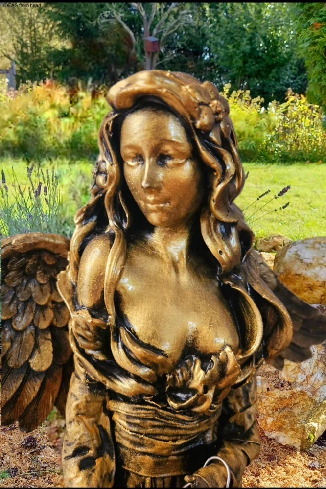 Andělka 77 cm ve zlaté barvě se solární lucernou - zahradní socha - Powertex