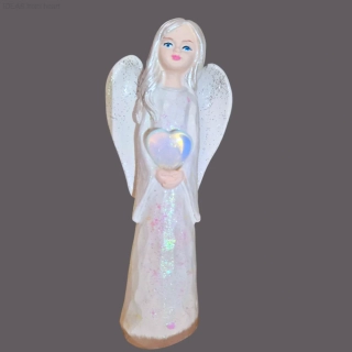 Andělka s opalitovým srdcem – ručně malovaná soška pro klid, intuici a jemné plynutí  15,5 cm - sádra