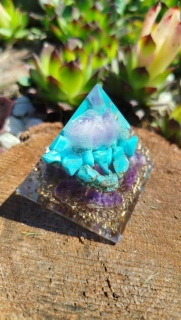 Orgonitová pyramida „Harmonie Vesmíru“ 5x5cm - Ametyst drúza ,Tyrkenit ,Ametyst