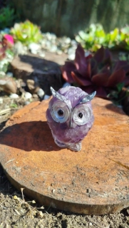 Orgonitová sovička s ametystem – klid duše, intuice a duchovní ochrana