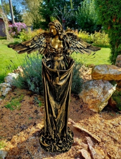  Andělka 77 cm ve zlaté barvě se  sukní na květinu - zahradní socha  - Powertex