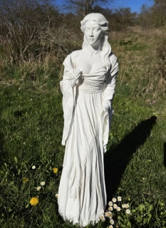 Něžná – socha ženy 80 cm (Powertex, zahradní dekorace)